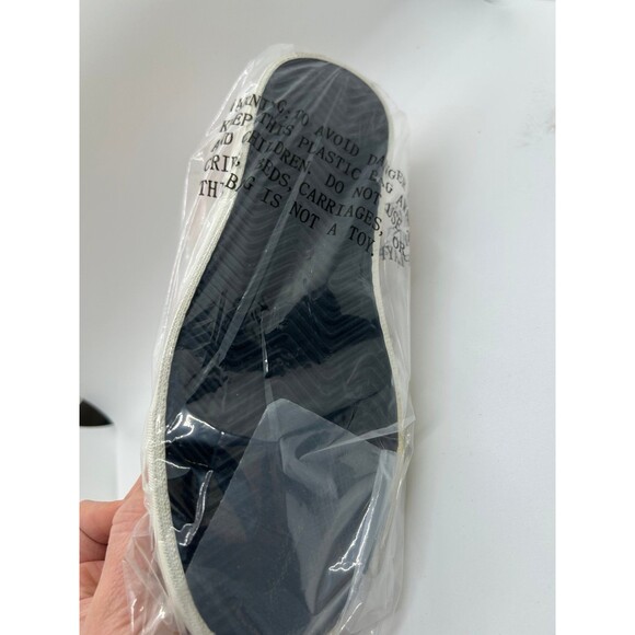 Issac Mizrahi size 6 pink fashion sneaker - Picture 4 of 5